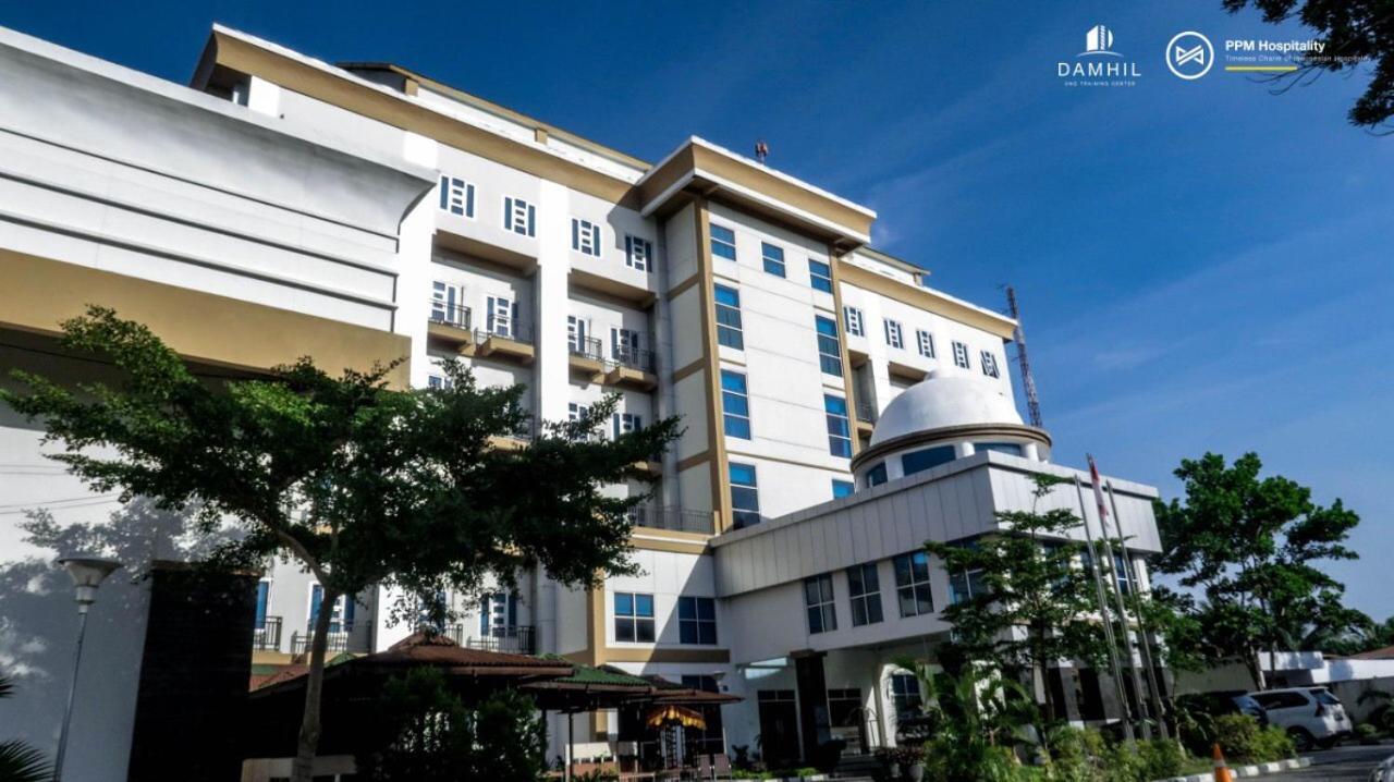 Training Centre Damhil Hotel Gorontalo Kültér fotó